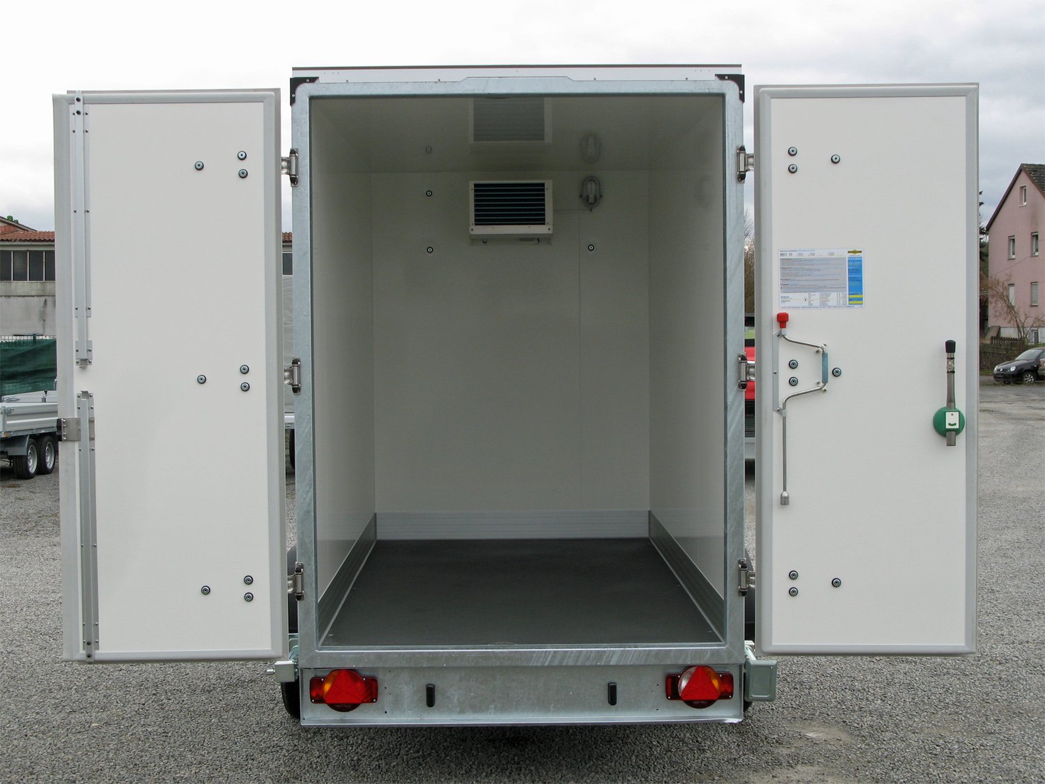 Humbaur HGK 13 27 16 – 21 PF60 Deluxe Kühlanhänger mit hochwertiger Isolierung – Bild 2